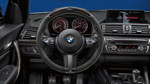 BMW 2er Coupé (F22), BMW M Performance, Lenkrad II Alcantara mit Carbon Blende und Race-Display.