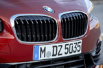 BMW 2er Active Tourer (Facelift 2018), neue, präsentere BMW Niere.