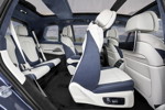 BMW X7 - Interieur, Innenraum mit zwei Komfort-Einzelsitzen in der zweiten Sitzreihe, alternativ Sitzbank mit drei Sitzen.