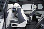 BMW X7, Sitze fahren elektrisch nach vorn fr vereinfachtes Einsteigen zur dritten Sitzreihe