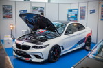 BMW M2 Competition mit M Performance Parts auf dem BMW Scene Messestand, Essen Motor Show