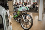 MotorWorld Kln-Rheinland: Mitten zwischen Seminarräumen steht dieses besondere Motorrad.