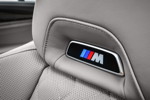 Der neue BMW X4 M Competition. Sitze mit integriertem M Logo.
