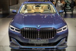 Alpina B7: als Basis dient der 7er ohne M-Paket, die Frontschürze ist angepasst und mit Alpina Schriftzug versehen.