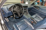 BMW 850i, Innenraum in blauer Voll-Lederausstattung, mit Airbag-Lenkrad aus dem 7er
