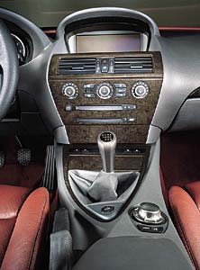 Mittelkonsole im BMW 6er Coup mit iDrive Controller