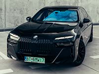 Neuer BMW i7 in der Slowakei - in dunkler Farbkombination