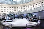 BMW 335 und BMW M535i auf tiefster Ebene der BMW Museums-Schüssel