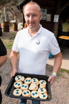 77. Südhessen-Stammtisch, Ralf ('Ralle735iV8') hat BMW Cookies für Stammtisch gebacken