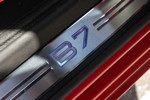 7-forum.com Jahrestreffen 2017, Alpina B7 von Jörg ('BMW joshi'), beleuchtete Einstiegsleiste mit 'B7' Schriftzug