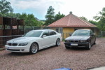 Grill-Stammtisch im Juli 2018: BMW 750i (E65, Rechtslenker) von Olaf ('loewe40') und BMW 728i (E38) von Volker ('CountZero')