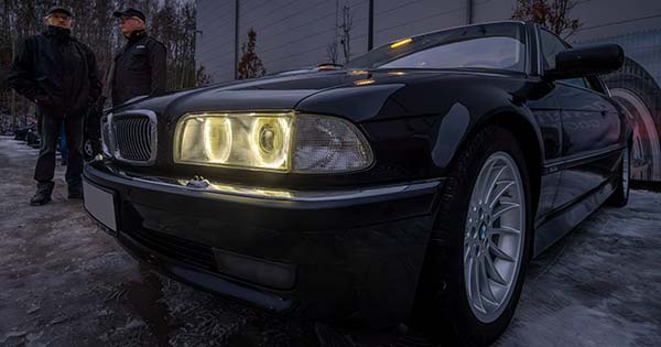 BMW 740iL (E38) von Ralf ('RaBu63') mit nachger&uuml;steten Standlichtringen