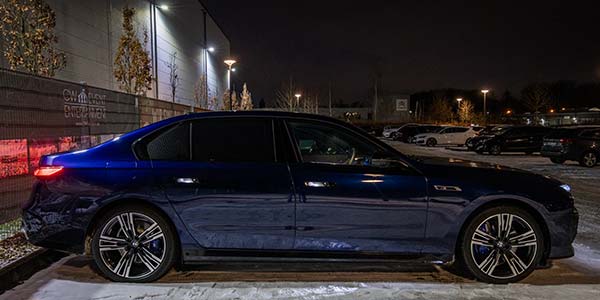 Rhein-Ruhr-Stammtich im Januar 2026: BMW i7 M70 xDrive (G70) in BMW Individual Tansanitblau metallic von Christian ('Christian')