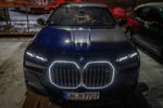 Rhein-Ruhr-Stammtisch im Januar 2026: BMW i7 M70 (G70) von Christian ('Christian') mit BMW Kristallscheinwerfern und Niere Iconic Glow