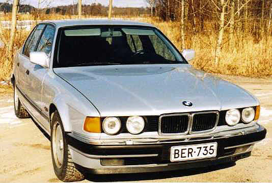 BMW 750i (E32) von Henri Junkkala