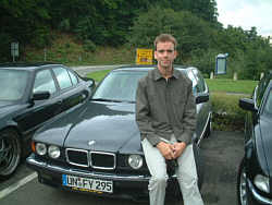 Matthias Schtt mit seinem BMW 750iL (E32)