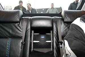 der Bass-Lautsprecher von innen gesehen