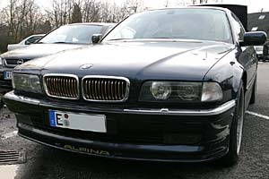 Andr�s Alpina B12 mit dem auff�lligem goldfarbenen K�hlergrill
