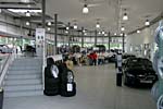Verkaufsraum Autohaus Stadel