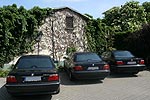 BMW 7er-Reihe auf dem Hotel-Parkplatz