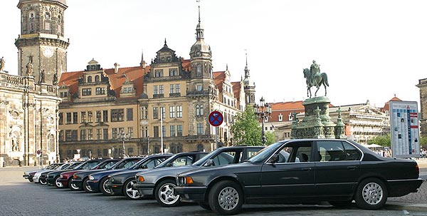 am Nachmittag parkten die Teilnehmer ihre Autos am Schloss Dresden