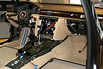Blick in den noch nicht fertigen Innenraum eines VW Phaetons