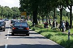viele Wegberger schauten zu, als der Konvoi auf Weltrekordfahrt war
