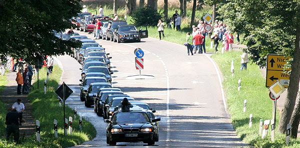 der Konvoi kurz nach dem Start, Andre (Herby7) fhrt ihn an