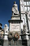 Dantestatue vor Santa Croce, Florenz