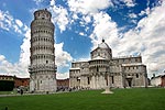 Schiefer Turm von Pisa mit dem Dom