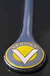 Verona Cabrio, Emblem auf der Motorhaube
