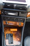 Mittelkonsole im BMW 740i (E32)