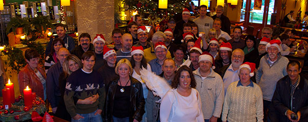 Gruppenfoto der Teilnehmer des Weihnachts-Rhein-Ruhr-Stammtisches am 6. Dezember 2009 in Castrop-Rauxel