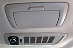 Dachhimmel im Fond des BMW 750Li (F02): Schminkspiegel und Bedienteil für die separare Fond-Klima-Anlage