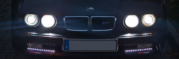 BMW 730i (V8), Modell E32, mit nachgerüstetem Bi-Xenonlicht
