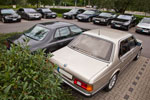 BMW 7er-Parkplatz beim Rhein-Ruhr-Stammtisch, vorne der BMW 735i (E23) von Peter ('TurboPeter')