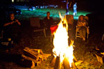 abends am w&auml;rmenden Lagerfeuer