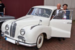 Ehepaar Bodo und Ursula Acht war aus Voerde mit dem BMW 501 Barockengel angereist