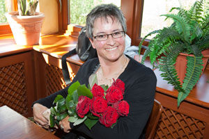 Martina ('Country Girl') mit sieben roten Rosen von ihrem Mann Ingo ('Black Pearl')