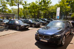 Jahrestreffen-Parkplatz am Stadt-Gymnasium in Bietigheim-Bissingen, vorne der 7er-BMW von BMW