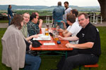 7-forum.com Jahrestreffen 2012: Teilnehmer im Biergarten an der Burg Stettenfels