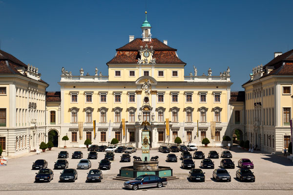 7-forum.com Jahrestreffen 2012: Gruppenfoto am Schloss Ludwigsburg