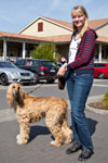 Viola ('*Phoebe*') mit dem afghanischen Windhund namens Sassy von Aloys