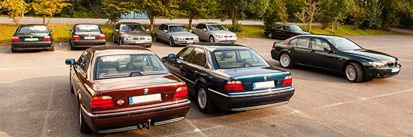 BMW 7er Parkplatz beim 100. Rheinischen BMW 7er-Stammtisch in Wickrath