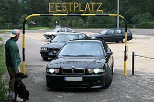 Start der BMW-Sternfahrt vom Oberensinger Festplatz