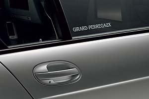 Trscheibenrollos mit Girard-Perregaux Schriftzug im BMW Individual 760Li