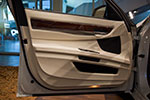 BMW 760Li Individual (F02), Fahrertür, Holzleisten ohne die sonst serienmäßigen Intarsien