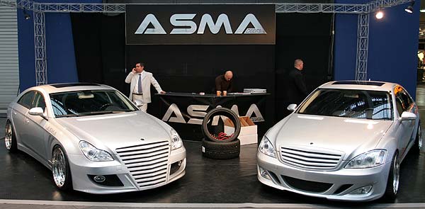 ASMA mit futuristischen Mercedes-Versionen in der Galeria