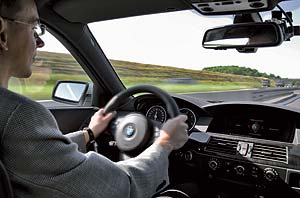 BMW Group, Fahrerassistenzsysteme, Spurverlassenswarnung, Lenkradvibration