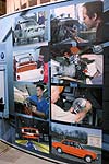 Fotowand mit Bildern von der Entstehung des BMW 2002 tii